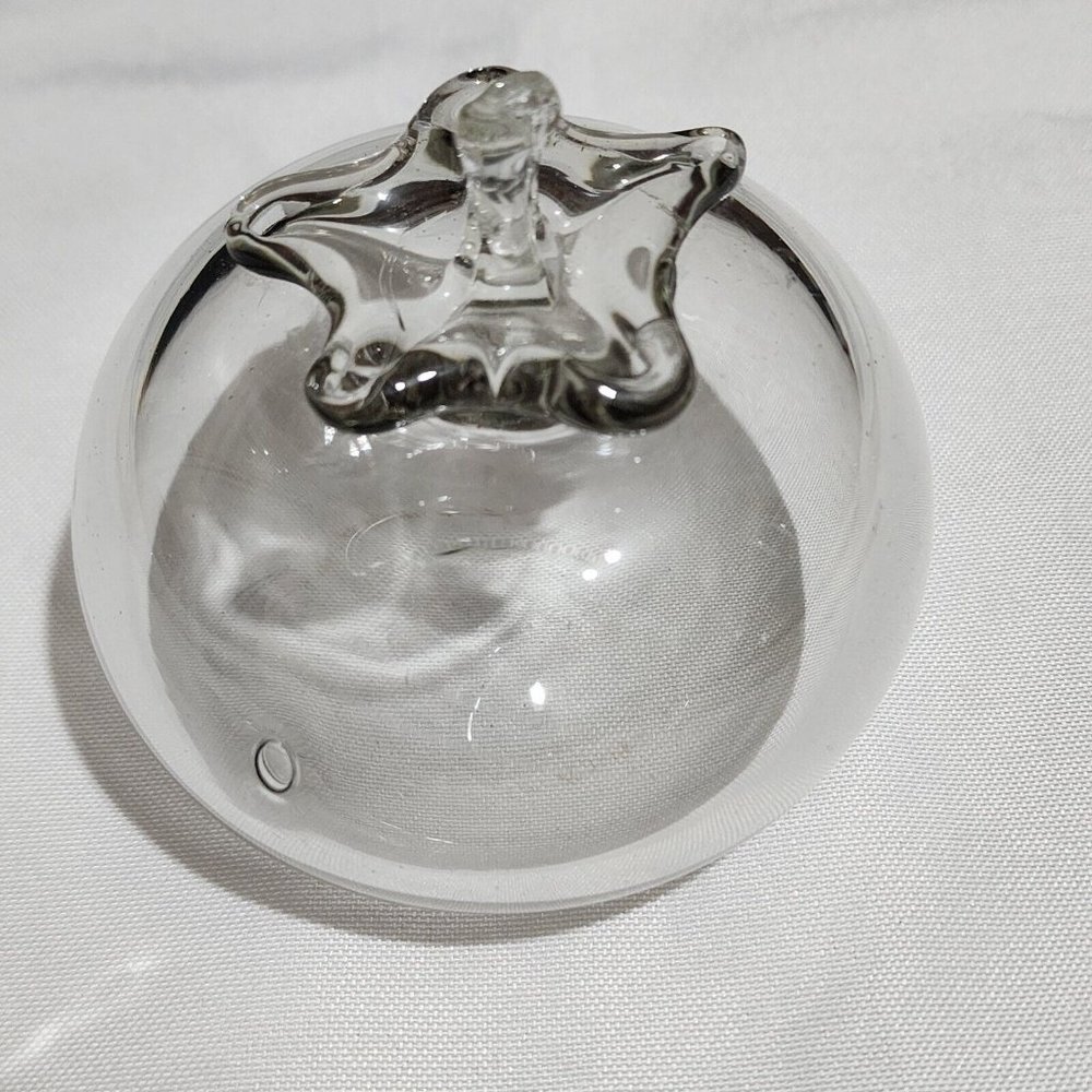 3.5" Tomato Art Glass Heavy Figurine Paperweight unsigned - Picture 2 of 9